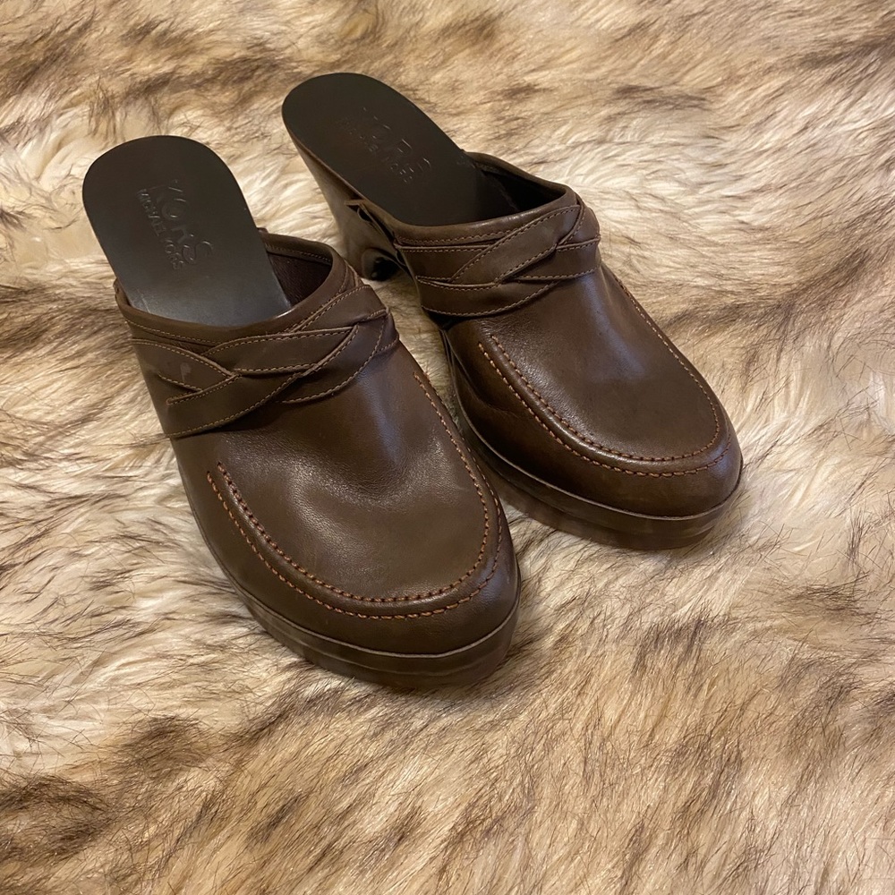 Michael kors brown leather